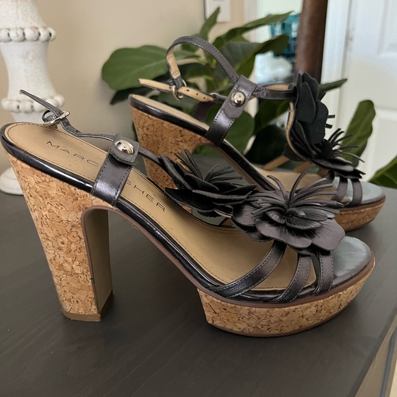 Mark Jacob’s 8.5 wedge heels, used - Picture 4 of 7